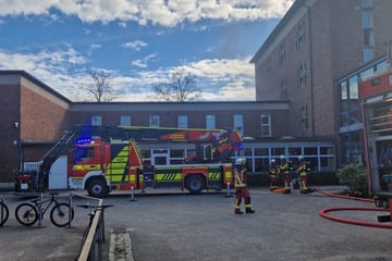 Feuer im Norden: Plötzlich Rauch über der Schule