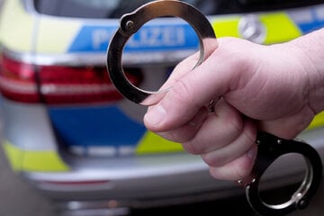 Ermittlungserfolg: Polizei schnappt mehrfachen Pyrotechnik-Angreifer