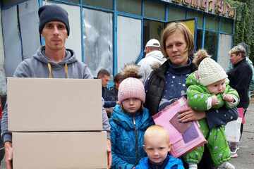 Dresden: Gefährlicher Einsatz: "arche noVa" richtet in der Ukraine zerstörte Häuser wieder her