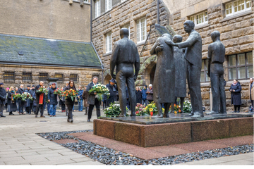Dresden: Ob Hilbert gedenkt Dresdner Nazi-Opfer: "Auch hier wurden Menschen umgebracht"
