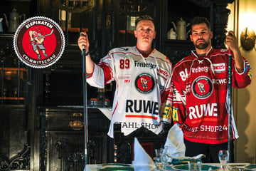 Eispiraten präsentieren neues Trikot vor Schlosskulisse: "Der Stolz unserer Stadt"