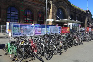 Dresden: Erste Vorbereitungen fürs Fahrradparkhaus: Bahnhofsvorplatz wird geräumt