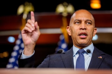 Hakeem Jeffries says Trump is trying to "weaponize hunger" amid government shutdown