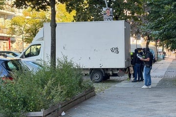 Berlin: Berlinweite Razzia wegen illegalem Schusswaffenhandel: Mehrere Festnahmen