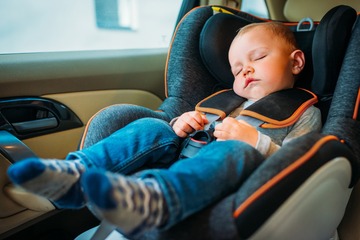Diese Kindersitze fürs Auto bieten auch jüngsten Beifahrern guten Schutz