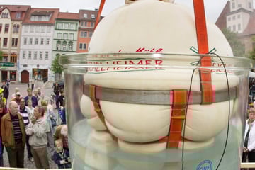 400-Kilogramm-Monster: Krallt sich dieses Dorf den Kloß-Rekord?