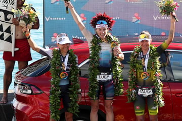 Schock beim Ironman auf Hawaii: Deutsche Triathletin kollabiert nach Siegerehrung