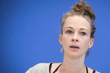 Berlin: Weihnachtsbonus für Bürgergeld-Empfänger: Aktivistin verschenkt mehr als 130.000 Euro