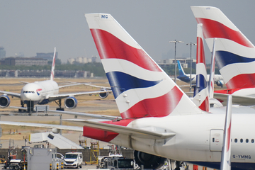 Fies über Gewicht von Kollegin gelästert: Fluggesellschaft suspendiert Mitarbeiter