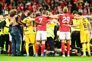 Schlimme Szenen auf dem Platz: Epileptischer Anfall bei Erstliga-Fußballer