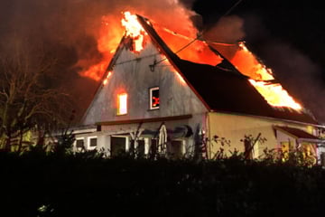 Feuerwehreinsatz in Sachsen: Mehrere Gebäude in Flammen, Vollsperrung!