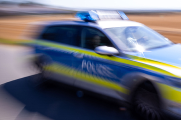 Tierquäler greift Ziegen mit Eisenstange und Glasflaschen an!