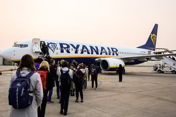 Weil sein Handgepäck zu groß war: Malle-Passagier verprügelt Ryanair-Mitarbeiter