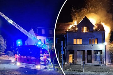 Haus steht in Vollbrand: Flammen greifen auf benachbartes Gebäude über