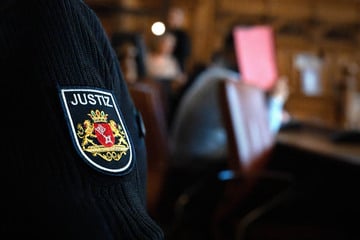 Frau bei Straßenfest überrollt: Gericht fällt Urteil für 22-Jährigen