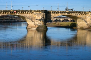 Dresden: Hakenkreuz an Augustusbrücke geschmiert: Kripo ermittelt