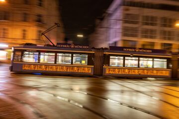 München: Mann belästigt Frau in Tram und lässt nicht von ihr ab: So reagiert der Fahrer