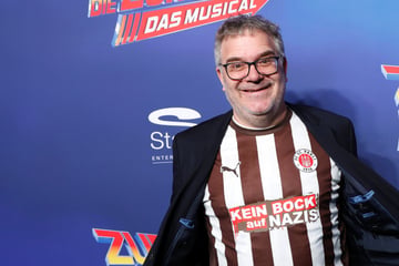 Elton wird zum Schauspieler: Moderator übernimmt Rolle in "Zurück in die Zukunft"