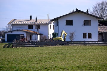 Nach ewigem Streit: Schwarzbau-Häuser werden trotz Wohnungsnot abgerissen