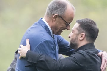 Ukraine-Krieg: Selenskyj dankt Merz für Deutschlands "starke Unterstützung"