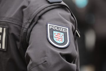 Kurios: Hakenkreuze mit Erdnussbutter auf Schotterweg geschmiert