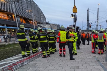 München: Oberleitungsabriss führt zu S-Bahn-Chaos: Mehrere Züge evakuiert