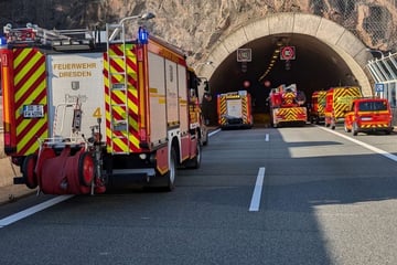 Unfall A17: Vollsperrung der A17: Großeinsatz im Tunnel Dölzschen