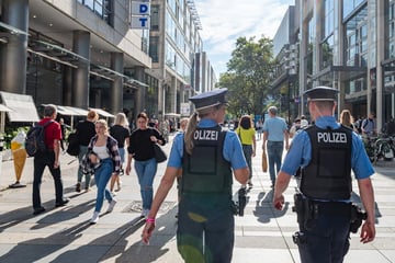 Dresden: Drogenfunde und Fahrraddiebe: Beamte bei Einsatz auf der Prager Straße gefordert