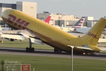 Unfall-Serie geht weiter: Funken sprühen, Leipziger DHL-Airbus setzt mit Heck auf