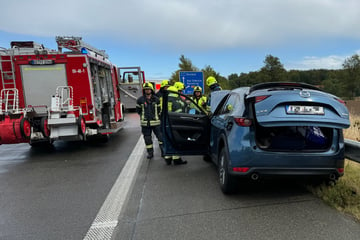 Unfall A1: Mehrere Verletzte bei Unfall auf der A1! Auto und Gefahrgutlaster stoßen zusammen