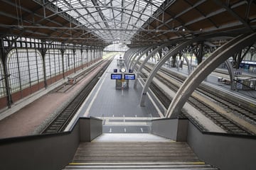 Frust, Schweiß, Menschenmengen: Lübecker Hauptbahnhof am Wochenende gesperrt