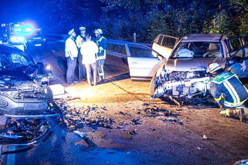 Jeep gerät in Gegenverkehr: Frau (†47) stirbt nach Frontal-Crash