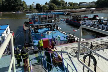 Hamburg: 4000-Liter-Tank: Boot verliert Schiffsdiesel im Hamburger Hafen