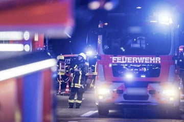 Kurz nach Mitternacht: Leer stehendes Haus geht in Flammen auf