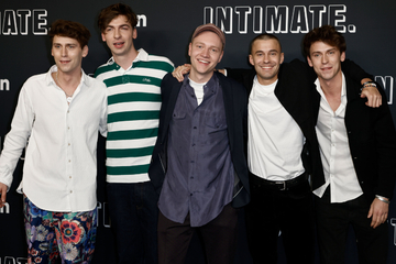 Schlimmer als "jerks"? So peinlich wird die neue Impro-Comedy-Serie "Intimate"