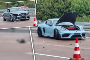 Unfall A9: Schicke Sportwagen krachen ineinander: Unfall sorgt für Stau auf der A9