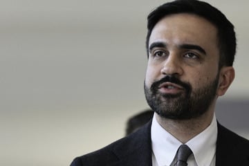 Mamdani announces restitution for NYC fast-food and retail workers in City Hall "mukbang"