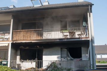Alarm in Köln-Bocklemünd: Feuerwehr rettet mehrere Personen aus brennender Wohnung - auch Kinder