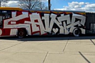 Leipzig: Zehntausende Euro Schaden und Schmierereien in ganz Leipzig: Polizei findet Täter im Netz