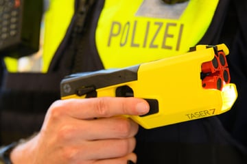 Stuttgart: Alternative zur Schusswaffe? Polizisten im Ländle sollen Taser testen