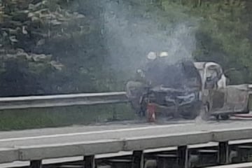Unfall A1: Brennender Wagen auf der Autobahn sorgt für Chaos im Norden