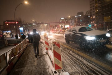 Berlin: Vorsicht auf der Straße! Neuschnee sorgt in Berlin und Brandenburg für Verkehrschaos