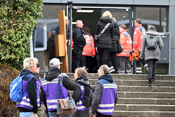 Schmerz in Freudenberg: Viele Menschen kommen zur Trauerfeier für zwölfjährige Luise