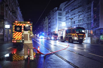 Dresden: Feuerwehr eilt zu Wohnhaus-Baustelle in die Neustadt: Das war der Grund