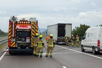 Unfall A38: Brennender Lkw führt zu einer Vollsperrung der A38 in Richtung Leipzig