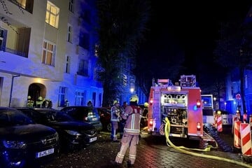 Berlin: Flucht vor den Flammen: Mensch springt im Wedding aus Feuer-Wohnung