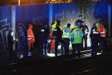 Tragischer Unfall am Bahnhof: Regionalexpress erfasst Gleisarbeiter