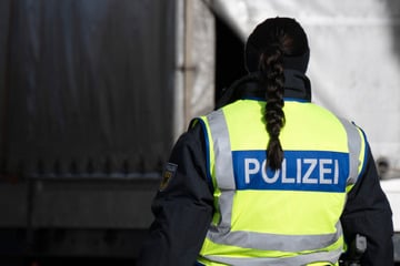Polizei stoppt Kleintransporter mit mehreren Tieren – ohne Wasser, ohne Platz