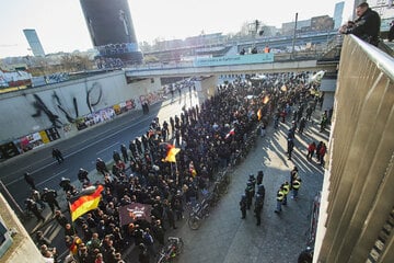 Berlin: Sie kamen nicht weit! Nazi-Demo in Berlin nach Gegenprotesten aufgelöst