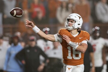 Arch Manning's explosive Texas football debut sends fans into frenzy